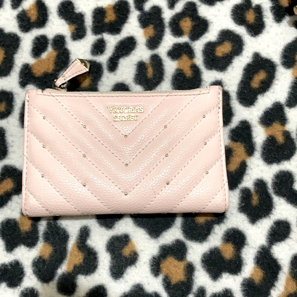 Victoria’s Secret bill fault Light pink and gold